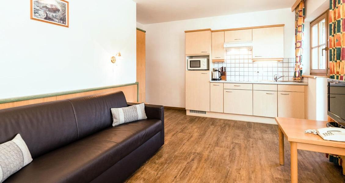 Feriengut Hasenau Aparthotel Σάαλμπαχ-Χίντεργκλεμ Εξωτερικό φωτογραφία