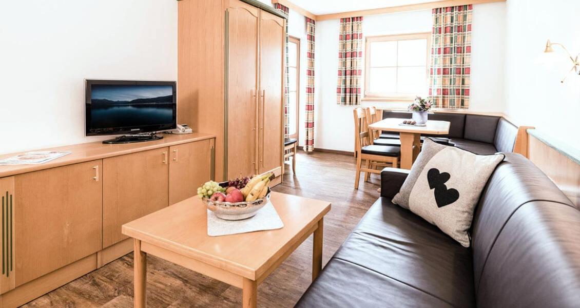 Feriengut Hasenau Aparthotel Σάαλμπαχ-Χίντεργκλεμ Εξωτερικό φωτογραφία