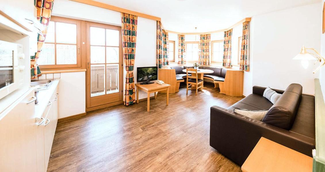 Feriengut Hasenau Aparthotel Σάαλμπαχ-Χίντεργκλεμ Εξωτερικό φωτογραφία