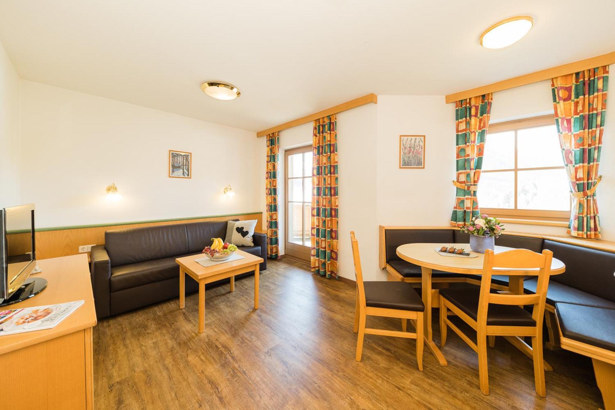 Feriengut Hasenau Aparthotel Σάαλμπαχ-Χίντεργκλεμ Εξωτερικό φωτογραφία